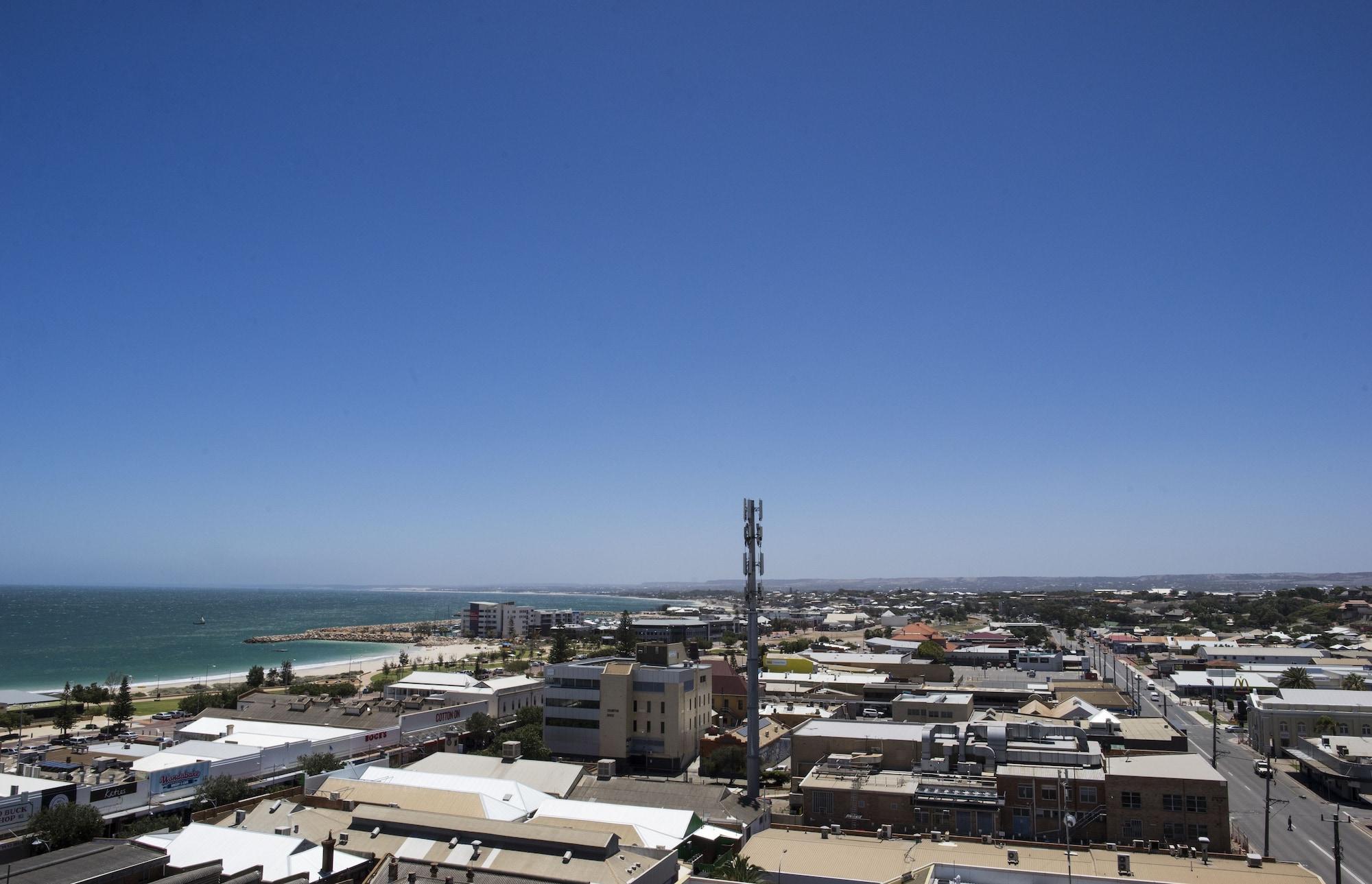 The Gerald Apartment Hotel Geraldton Exterior photo